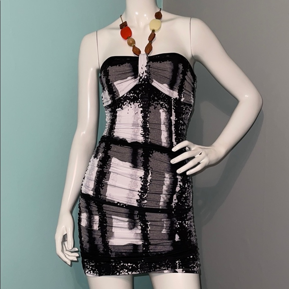 NWOT XOXO Print Strapless Shirred Mini Dress With Halter Necklace Small - Picture 2 of 10